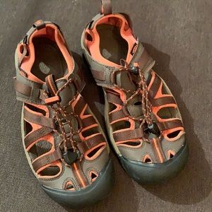 Women’s Keen shoes 💦🤸‍♀️